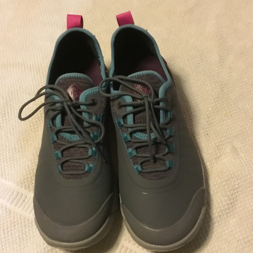 Muck Women's Gray and Teal Athletic Shoes